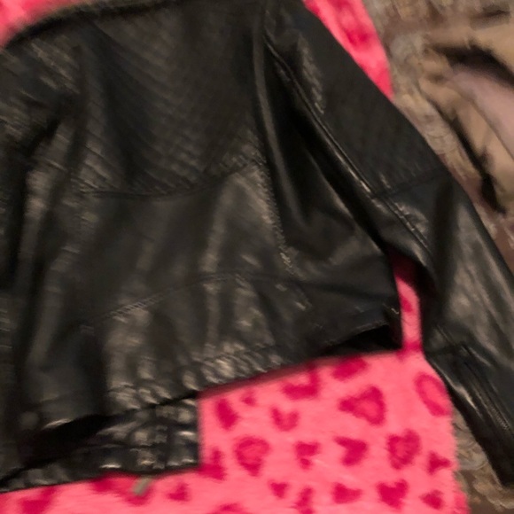 Leather jacket - Picture 3 of 3